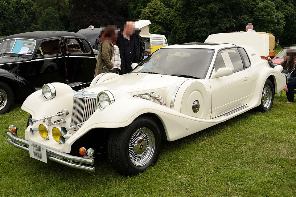 Mitsuoka Le Seyde